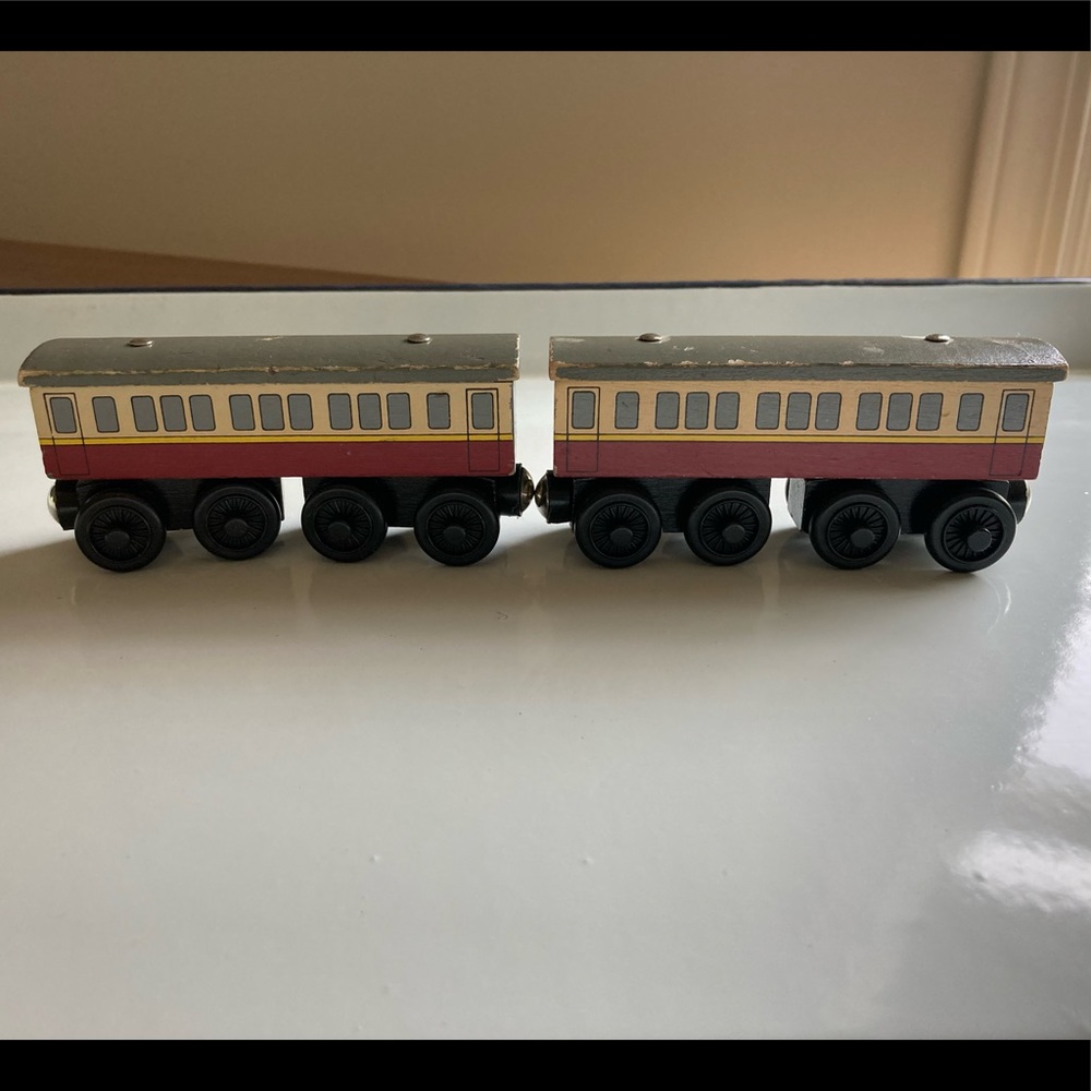 Use Express Coach trains Thomas & Friends